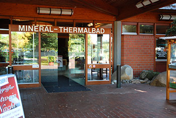 Eingang des Thermalbad "Balinea Thermen"